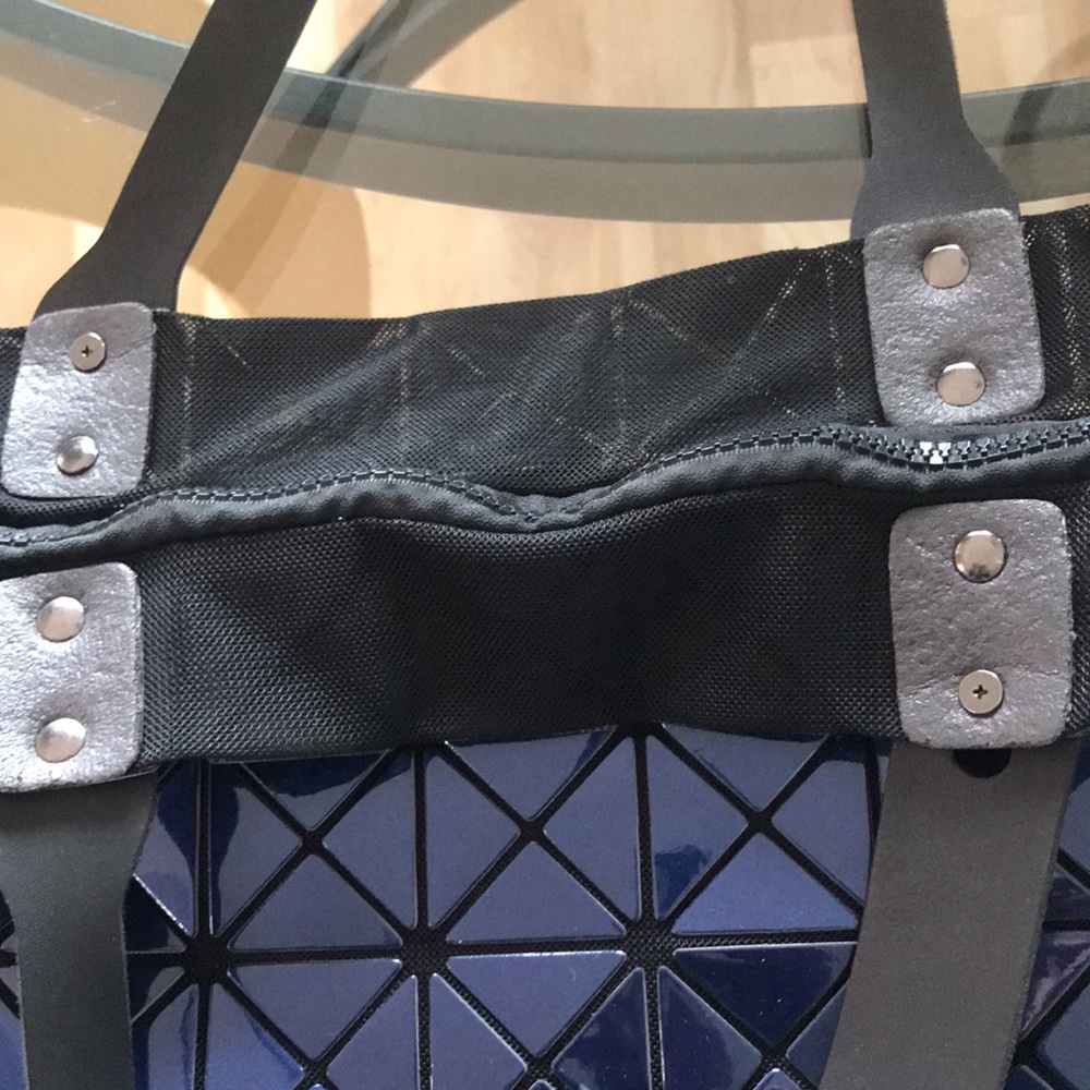 Blue Rubberized Plastic Geometric Pattern Tote Bag - image 4